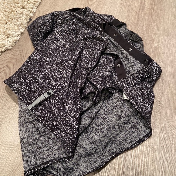 lululemon athletica Accessories - Lululemon Heathered Grey Rulu Vinyasa Yoga Scarf Wrap